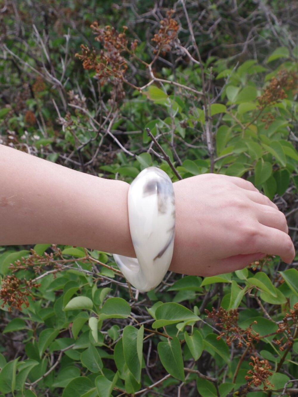 Beautiful Chunky  Lucite Marble Bangle